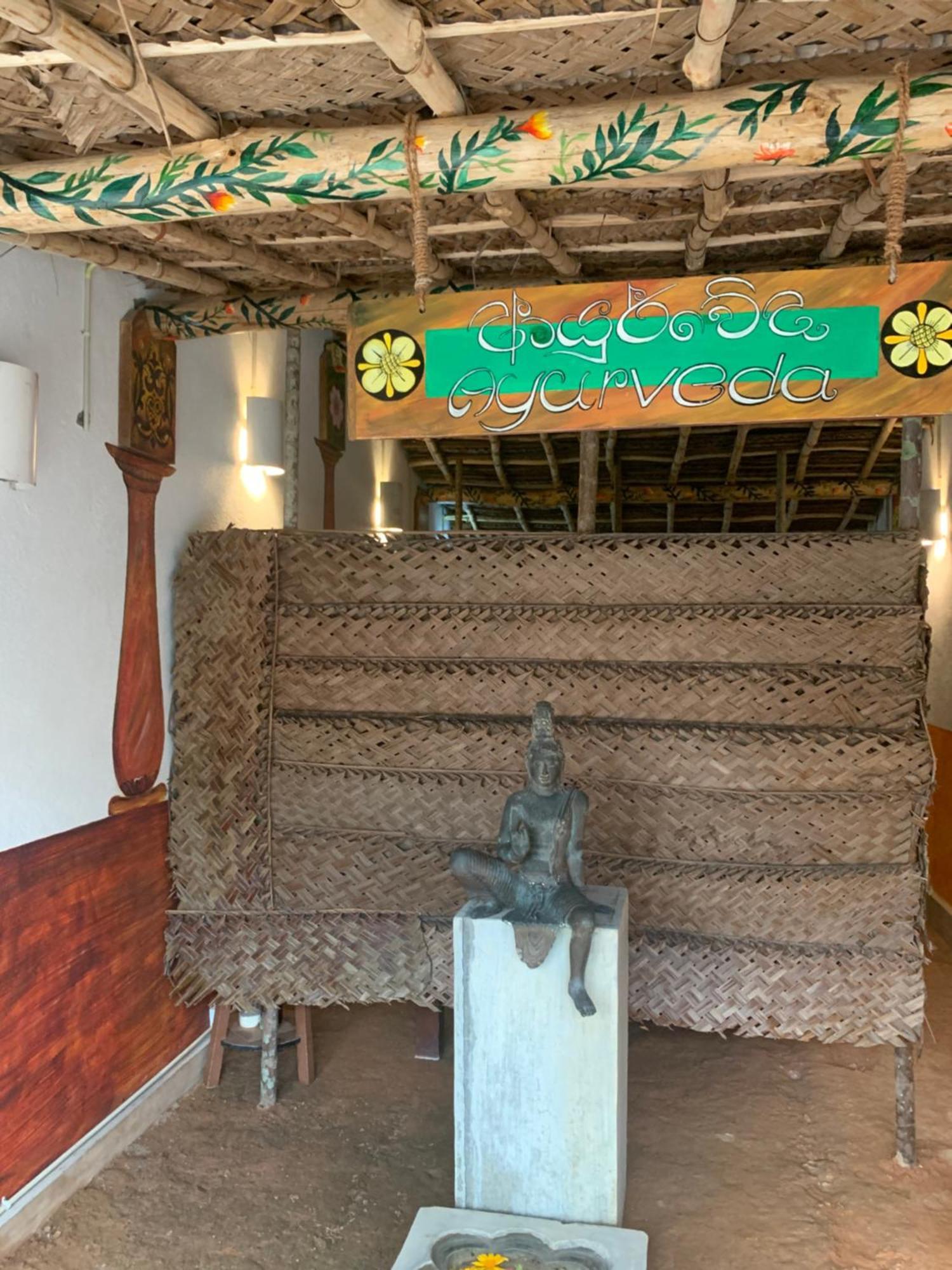 Anveela Hotel เบอร์อูวาลา ภายนอก รูปภาพ