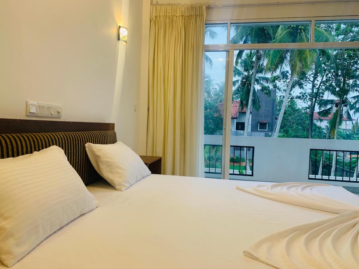 Anveela Hotel เบอร์อูวาลา ภายนอก รูปภาพ